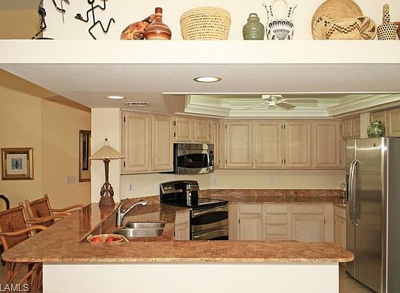 5th image of 8471 Abbington Cir APT 1121