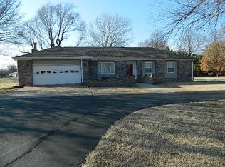1007 Grand St, Winfield, KS 67156