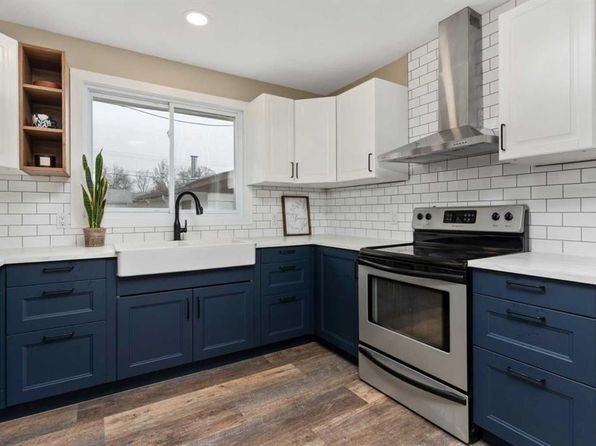 5209 W 56th St, Camrose, AB T4V 2E2