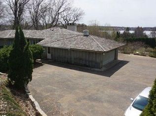 3935 Walden Shores Rd, Deephaven, MN 55391