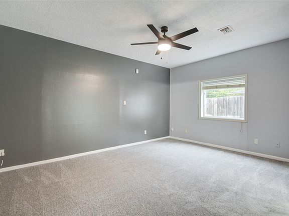 3rd image of 10603 Mills Cir