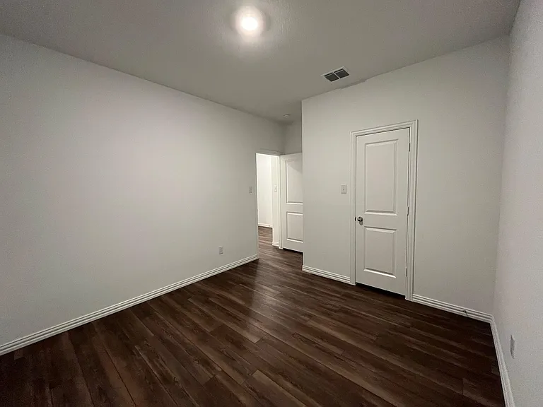 5628 Elwood Dr — Photo 15