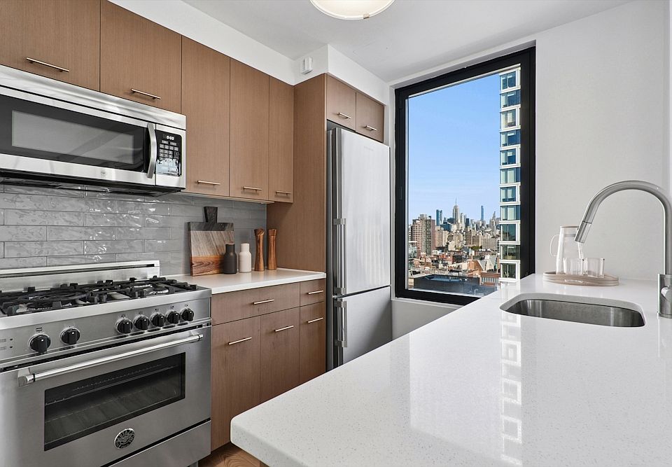 1st image of 145 Clinton St APT 4A