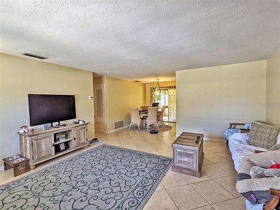 4th image of 2863 Gulf Gate Dr
