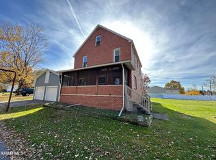 1018 Hedge St, Hollidaysburg, PA 16648
