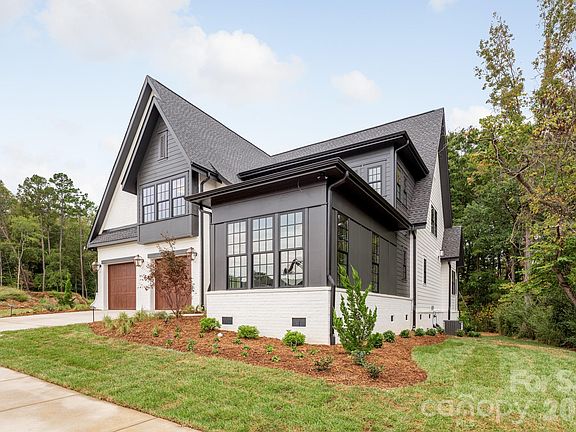 2nd image of 5549 Fairview Rd