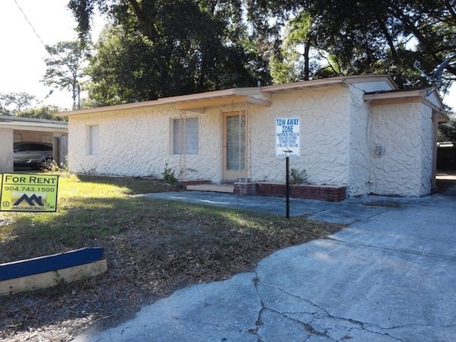 2nd image of 2036 University Blvd N