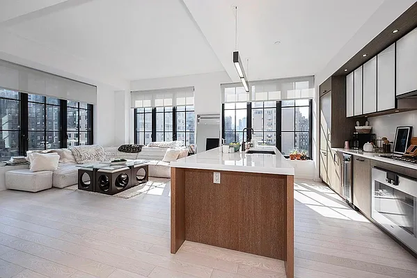 Rented by R New York | media 9