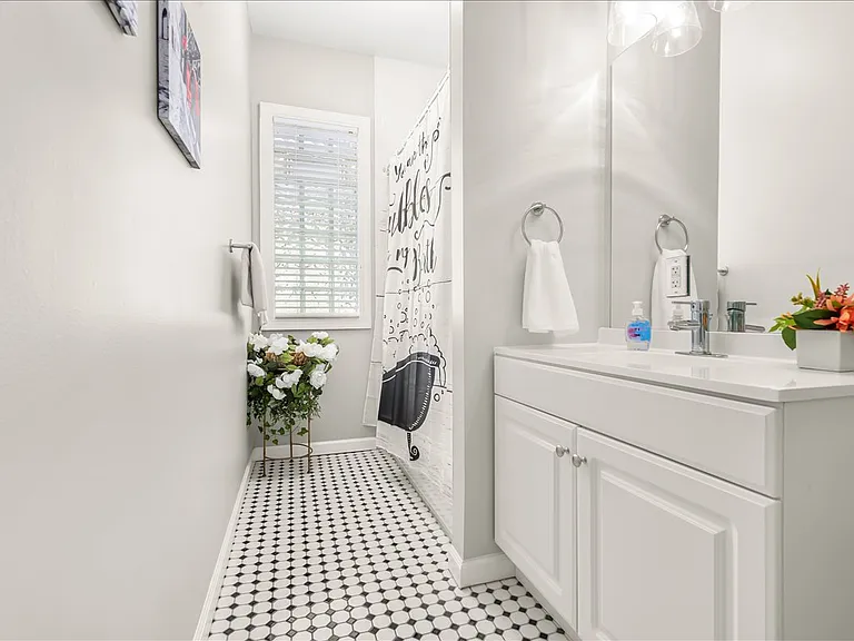 2179 Sheridan St #2 — Photo 13