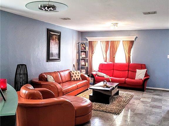 4th image of 2912 Celian Dr