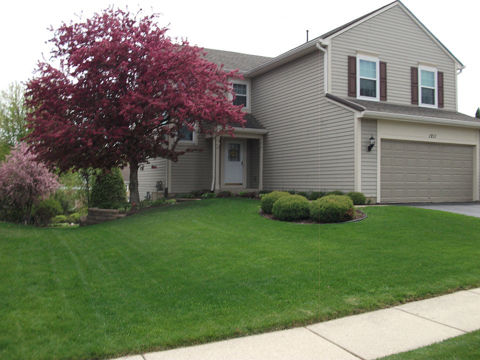 1st image of 1211 N Lancaster Cir
