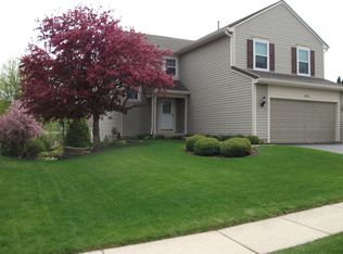 1211 N Lancaster Cir, South Elgin, IL