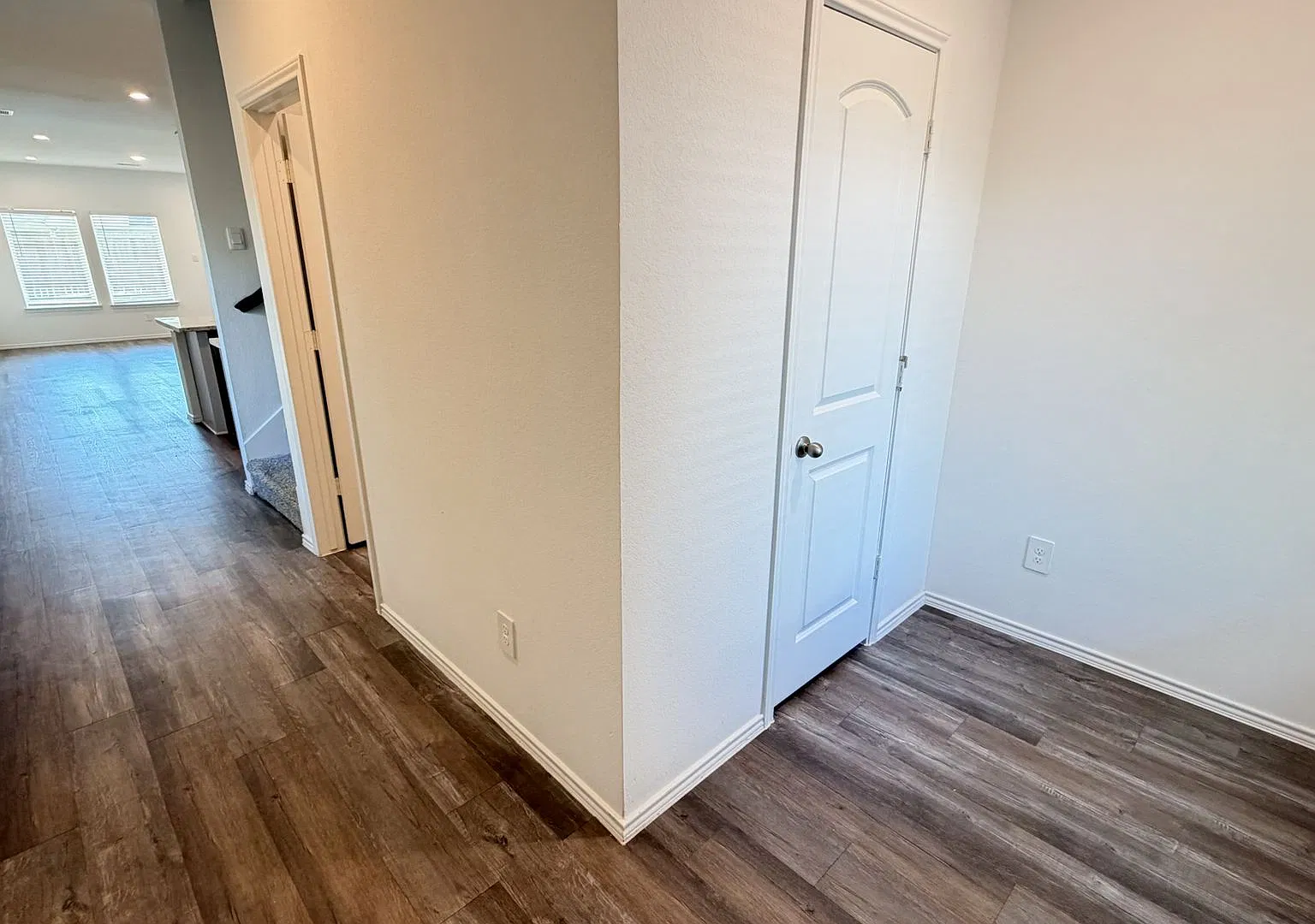 Beautiful 4-Bedroom Home On Cul-de-Sac Corner Lot With Covered Patio! — Photo 4