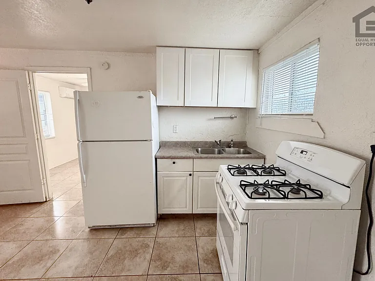 3601 W Melvin St — Photo 34