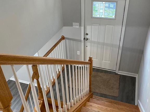 3rd image of 105 E High St