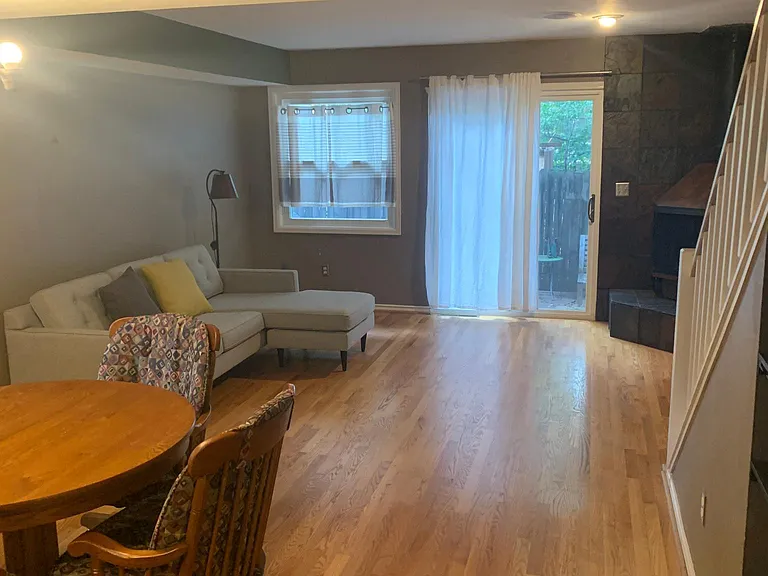 1039 Maxwell Ave #2.0 — Photo 3