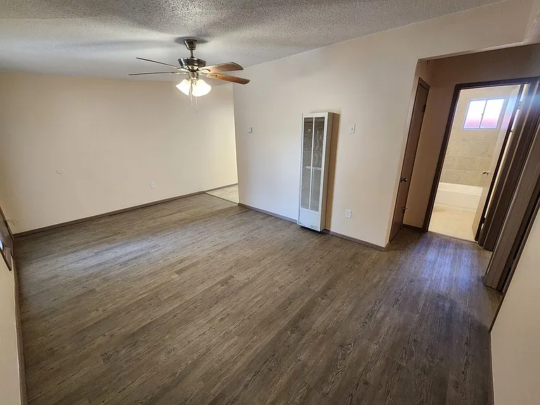 1401-1407 Aspen Dr — Photo 22