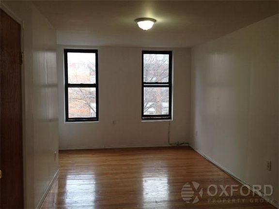 3rd image of 127 Stanton St APT 4