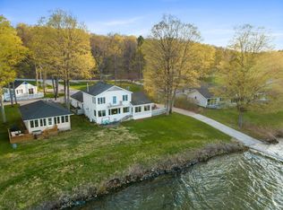 2322 Burt Springs Cir, Brutus, MI 49716