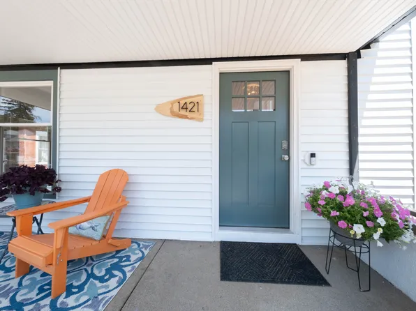 1421 Sigsbee St SE, Grand Rapids, MI 49506
