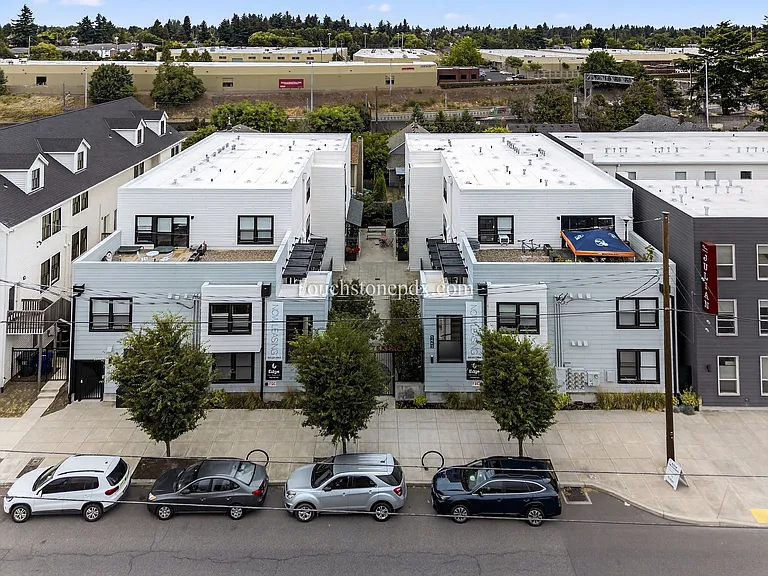 Tabor Terrace — Photo 1