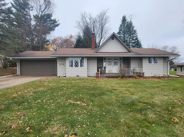 214 Thomas Ave, Maquoketa, IA 52060