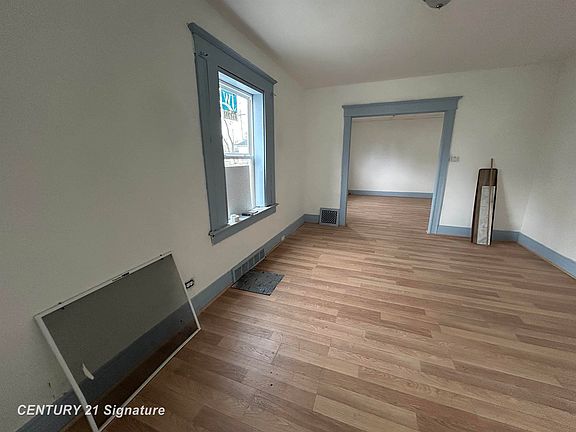 4th image of 1107 State St