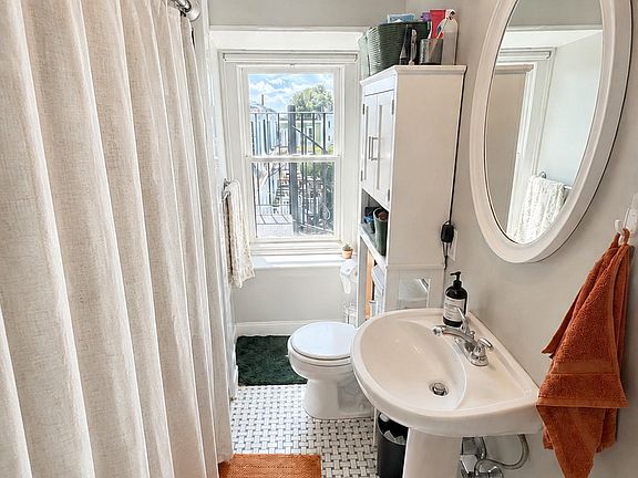 5th image of 645 E 7th St #3