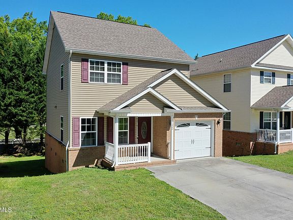 4th image of 1022 Lennox Cir