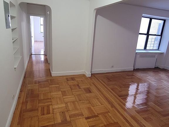 5th image of 2257 University Ave #211
