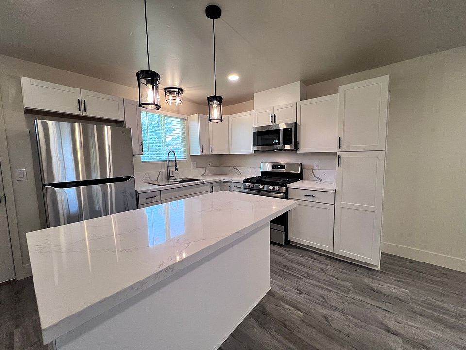 1st image of 3802 Kenwood Way #B
