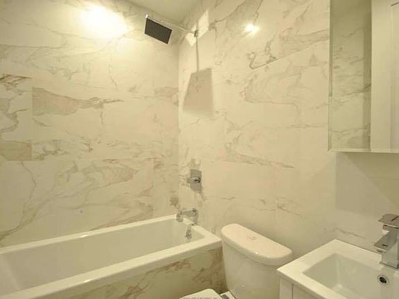5th image of 903 Sterling Pl #2A