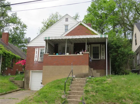 2145 Village Dr, Pittsburgh, PA 15221