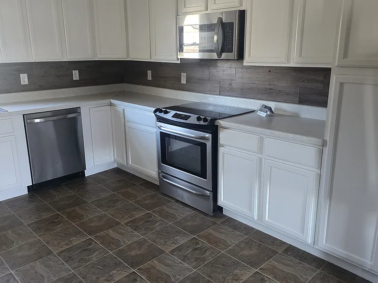 108 Anne St — Photo 12