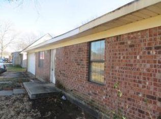 711 Holiday Dr, West Memphis, AR 72301
