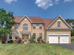 1031 Creekview Dr, Pennsburg, PA 18073