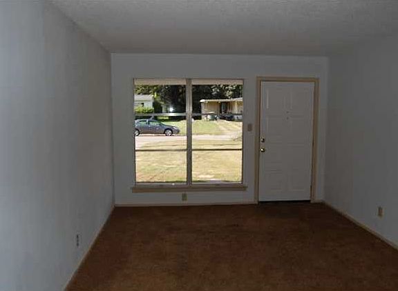 3rd image of 1115 Medford Ave