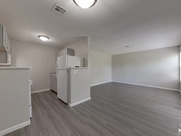 1322 N Kansas St — Photo 6