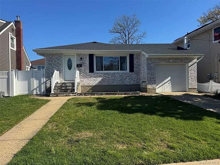 1741 Warren Pl — Photo 27