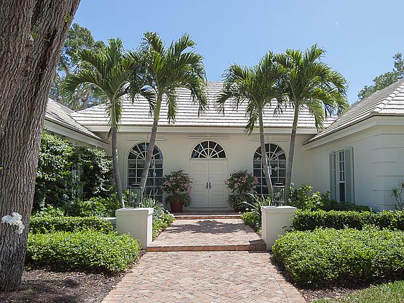 2nd image of 402 Sabal Palm Ln