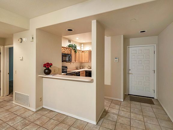3rd image of 5200 S Lakeshore Dr APT 118