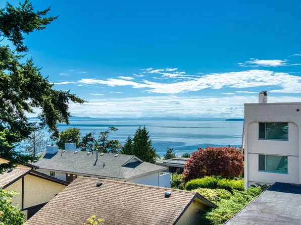 15080 Prospect Ave #206, White Rock, BC V4B 2B7