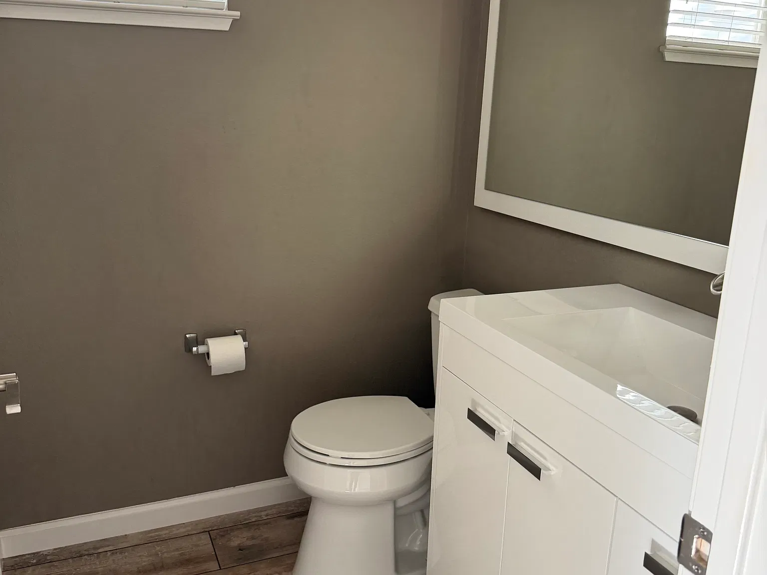 3 bed, 2.5 bath, 1449 sqft, $3,850 — Photo 2