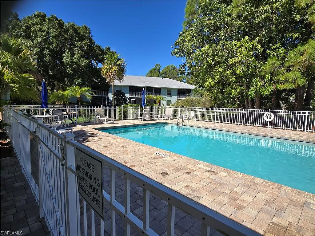3 bed, 2.0 bath, 1281 sqft, $1,900 — Photo 3