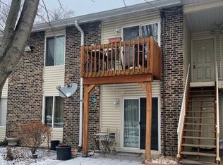 2200 Light Rd APT 105, Oswego, IL 60543
