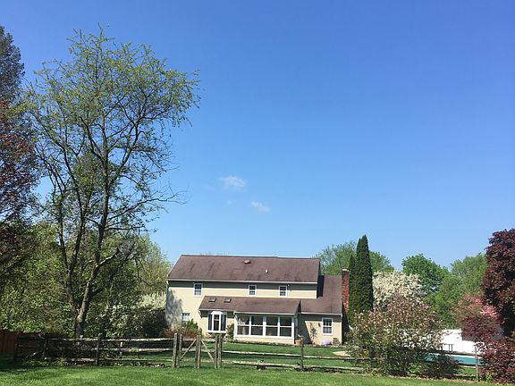 2nd image of 110 Briarwood Dr
