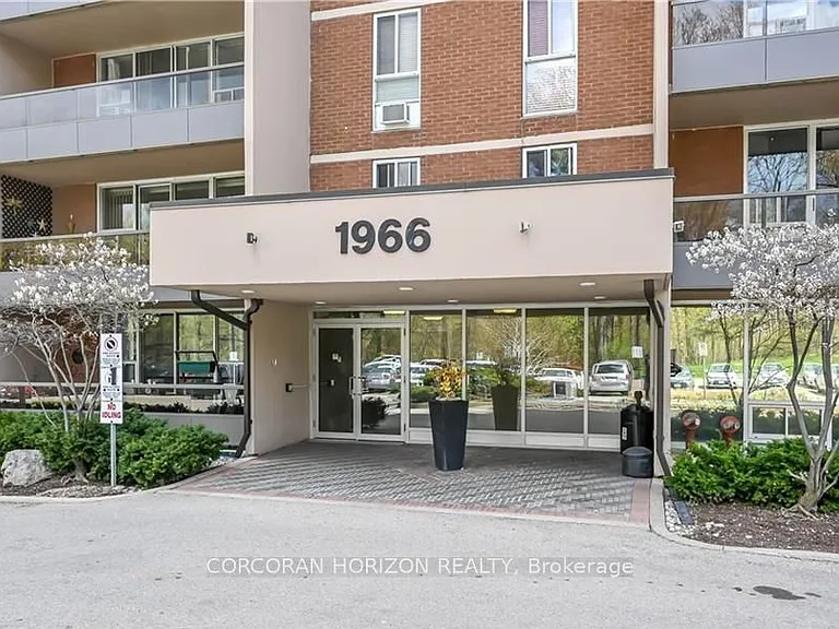 1966 Main St W #1503 — Photo 3
