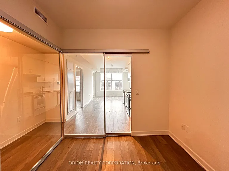 212 King William St #620 — Photo 29