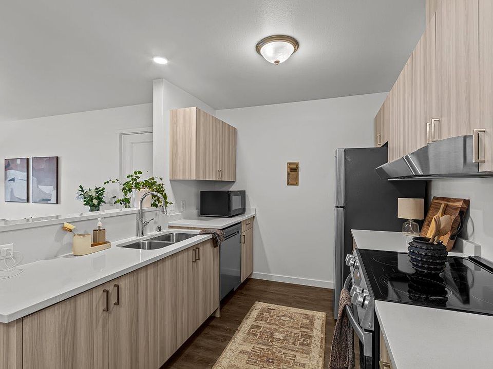 1st image of 355 Bradley Blvd #B229