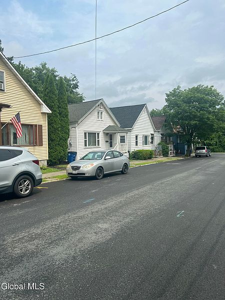 3rd image of 14 Division Street
